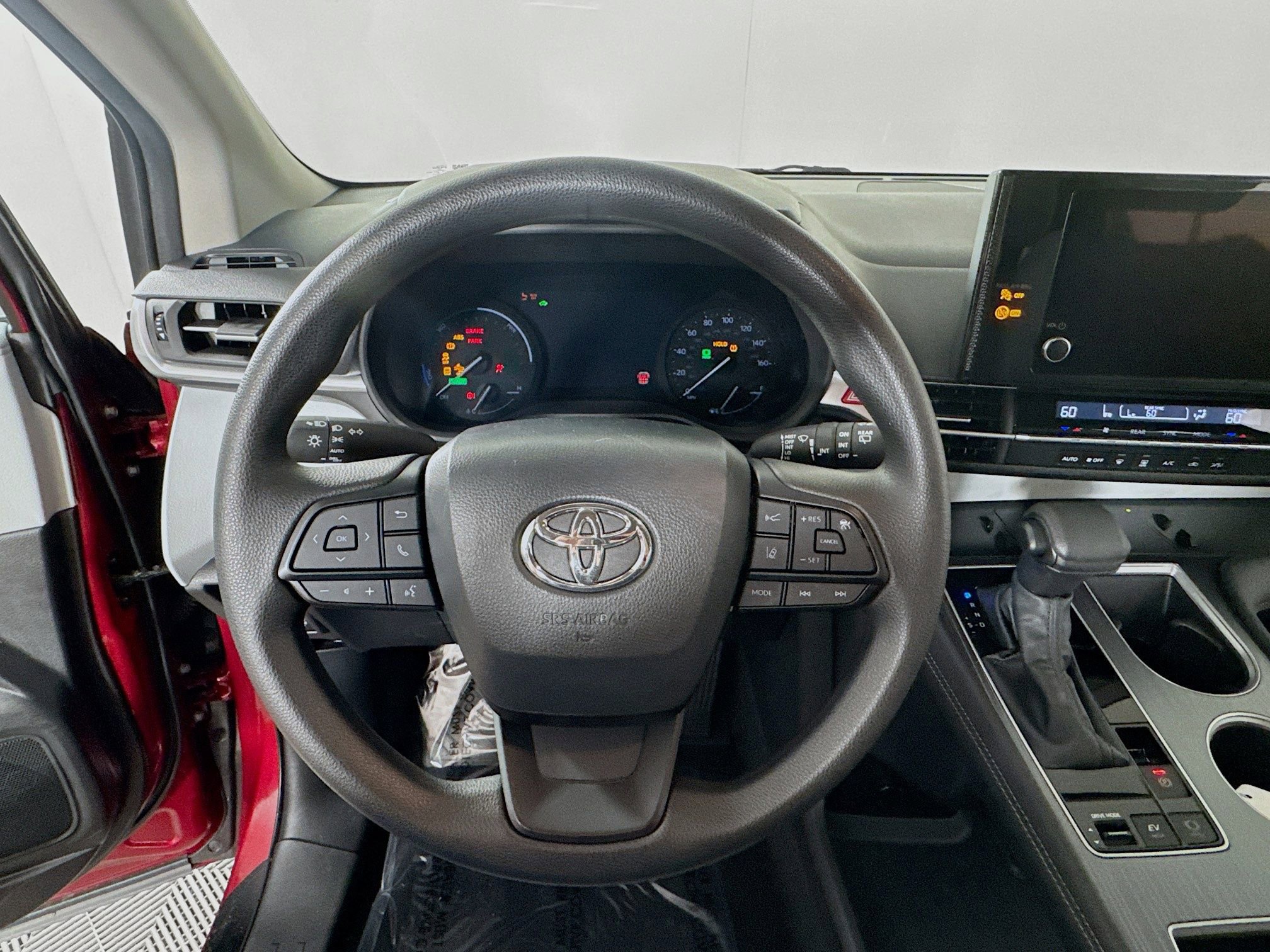 Certified 2025 Toyota Sienna LE AWD/4WD image 13