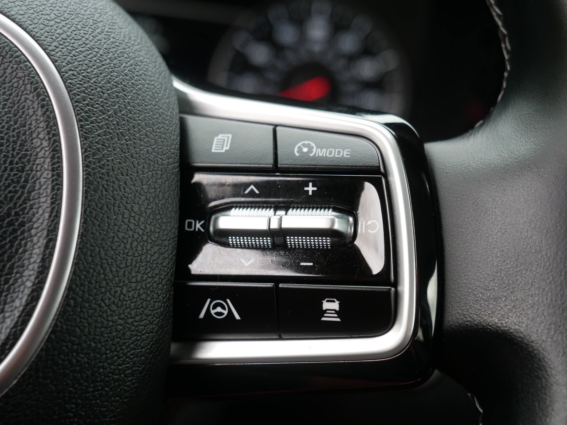 Certified 2021 Kia Sorento EX FWD image 29