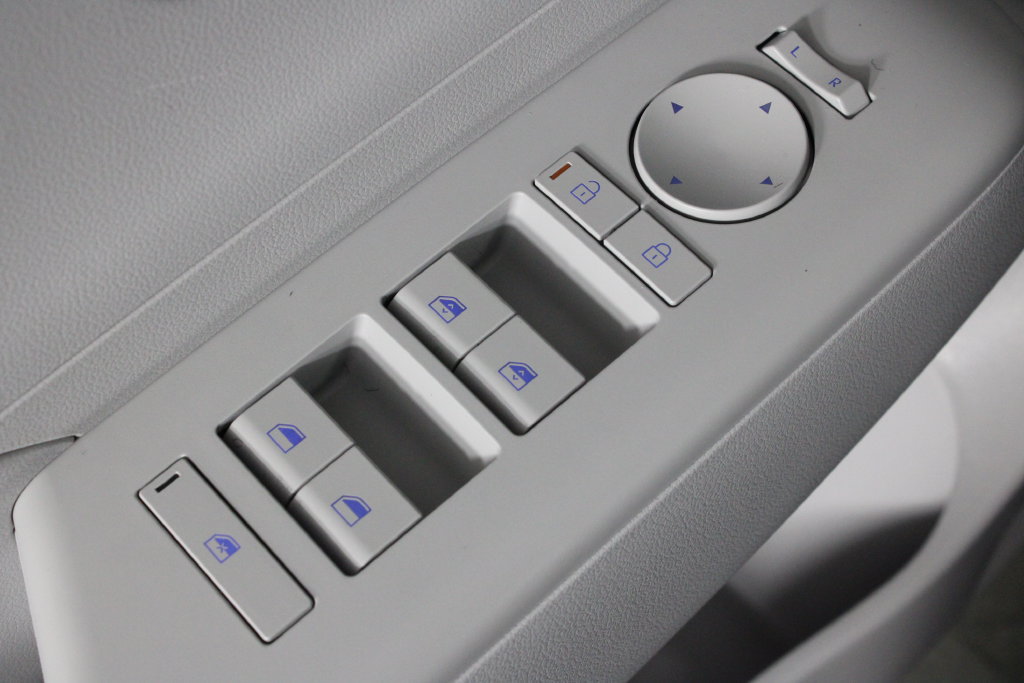 Certified 2027 Hyundai Kona SEL Sport FWD image 23