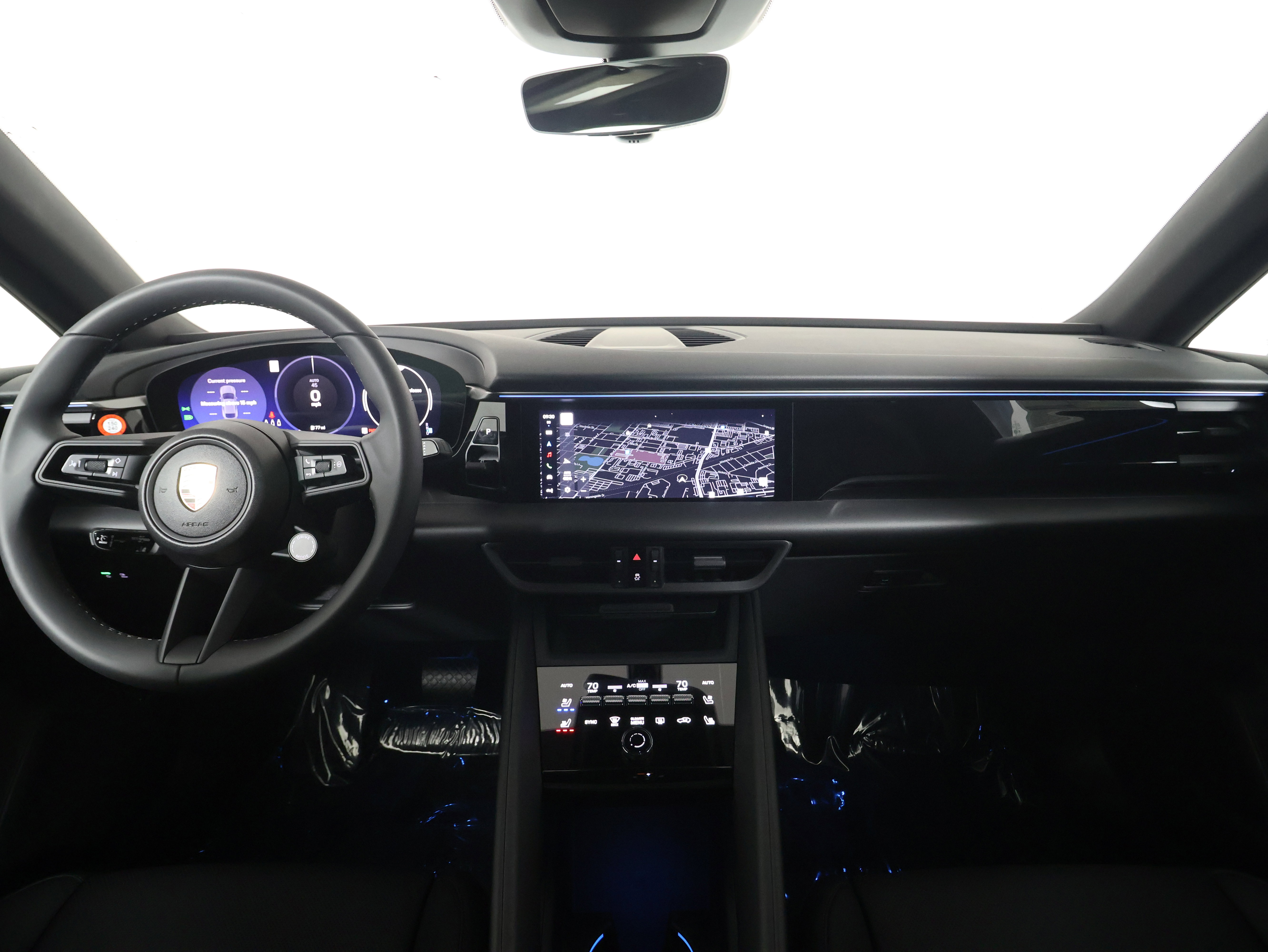 New 2025 Porsche Macan Electric image 13