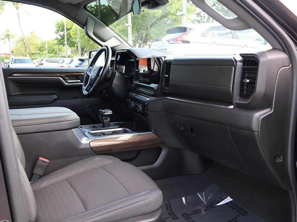 Used 2024 Chevrolet Silverado 1500 RST w/ Z71 Off-Road Package image 24