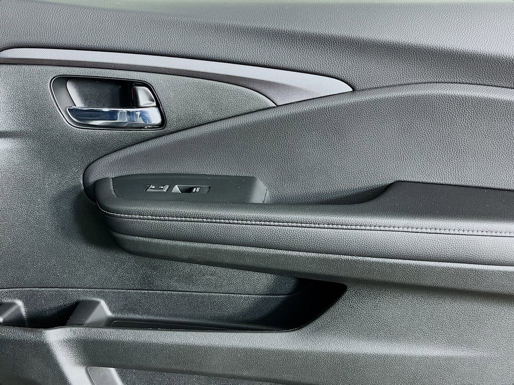 Used 2023 Honda Ridgeline Sport image 34