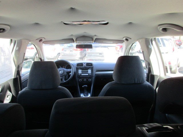 Used 2010 Volkswagen Golf 4-Door image 24