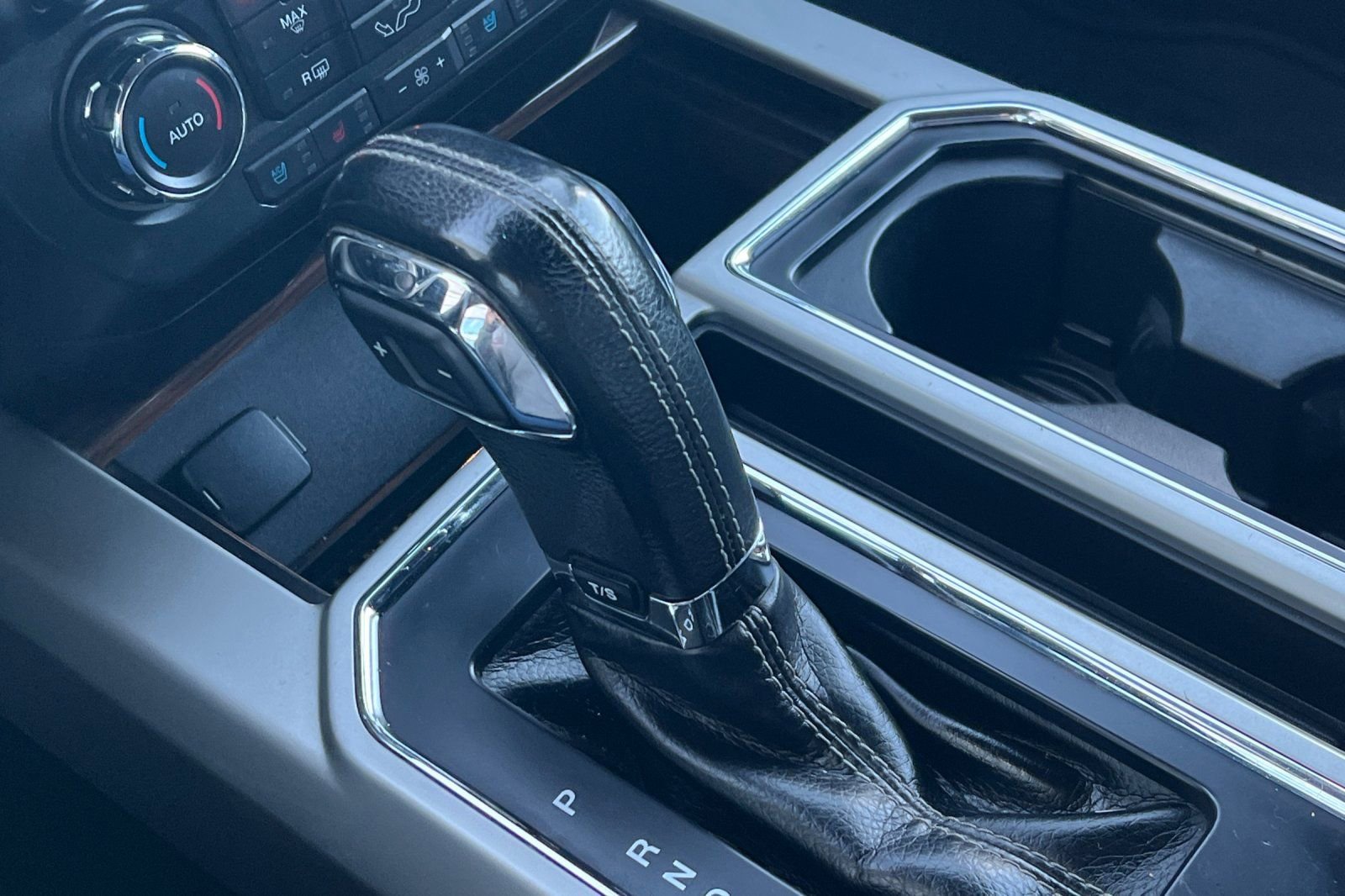 Used 2016 Ford F150 Lariat image 22