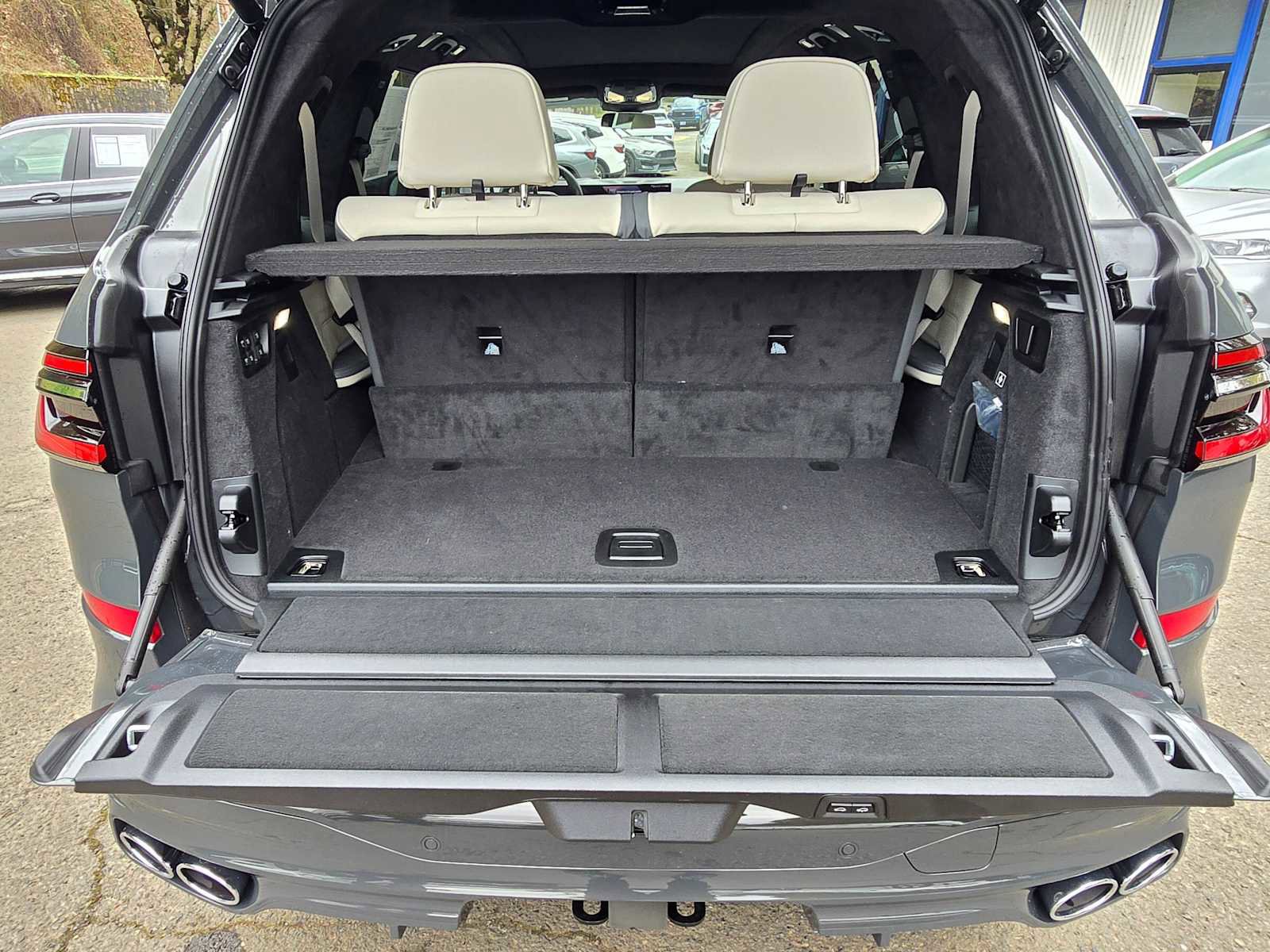 New 2026 BMW ALPINA XB7 image 14