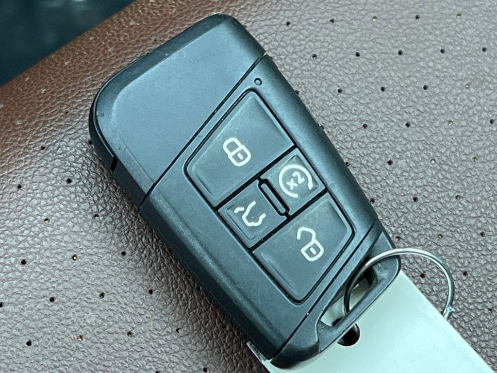 Used 2023 Volkswagen Atlas SE AWD/4WD image 33