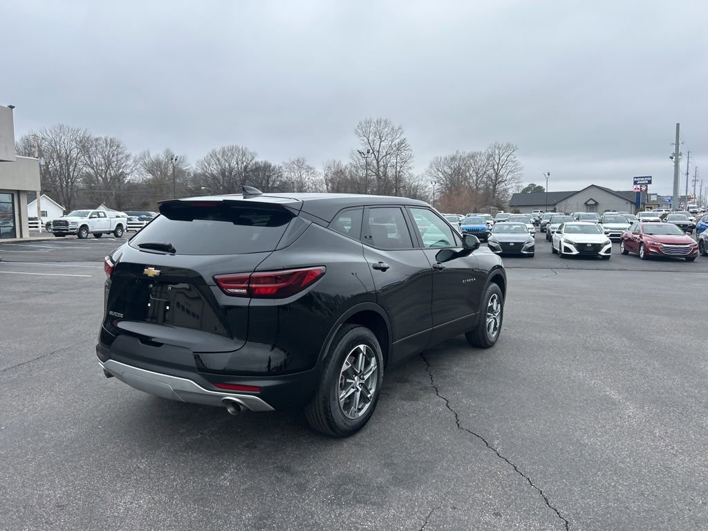 Used 2025 Chevrolet Blazer LT FWD image 5