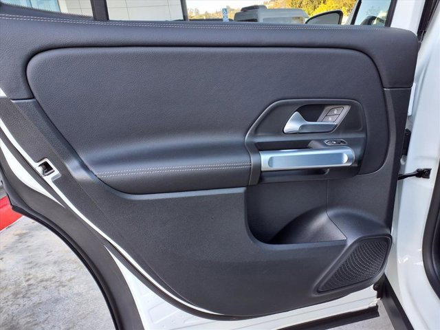 Used 2023 Mercedes-Benz GLB 250 image 16