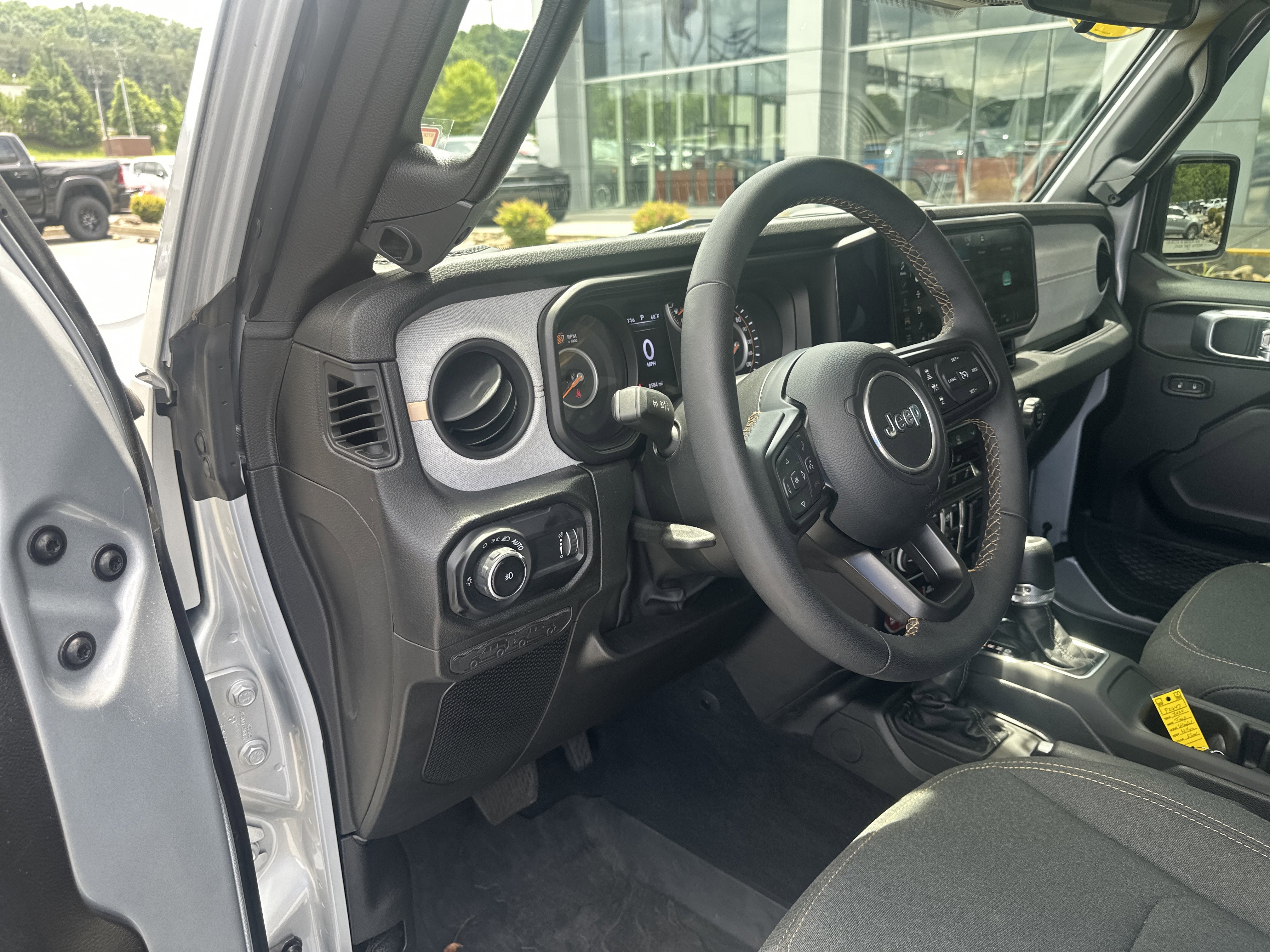 Used 2024 Jeep Wrangler Unlimited Sport AWD/4WD image 19