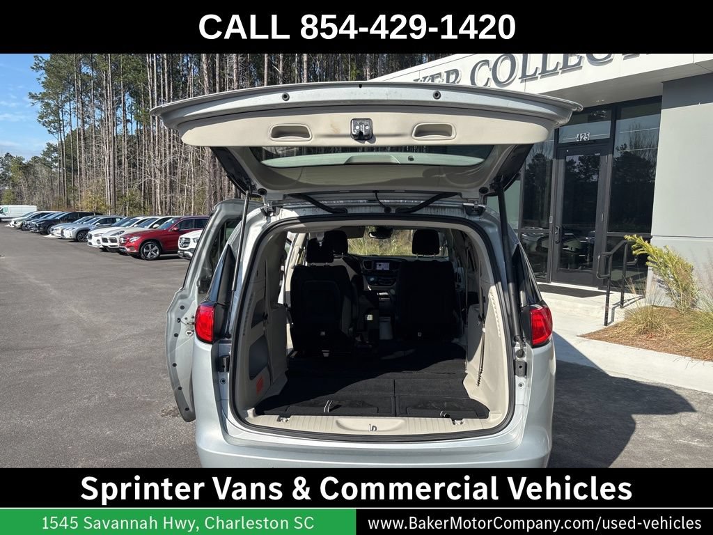 Used 2024 Chrysler Voyager LX FWD image 13