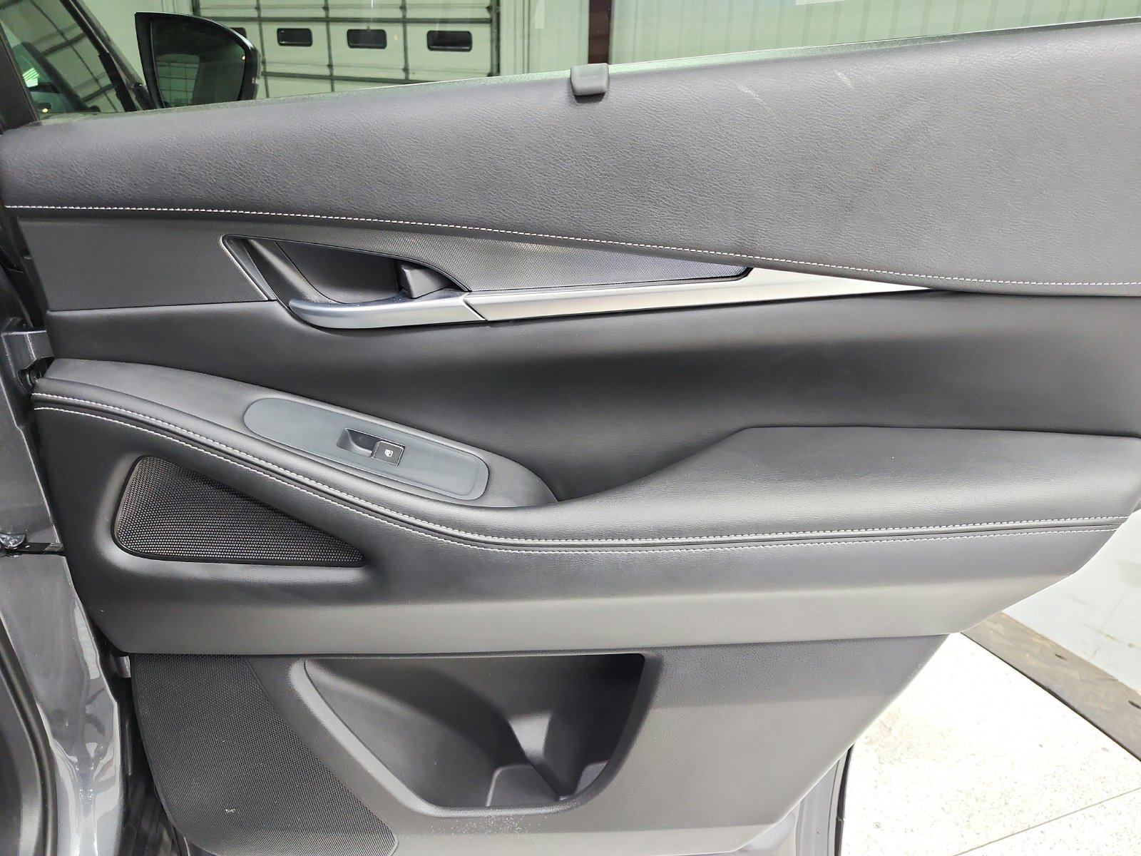 Used 2023 INFINITI QX60 Luxe w/ Cargo Package AWD/4WD image 46