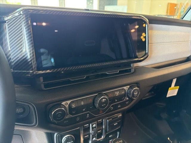 New 2026 Jeep Wrangler Unlimited Sport AWD/4WD image 32