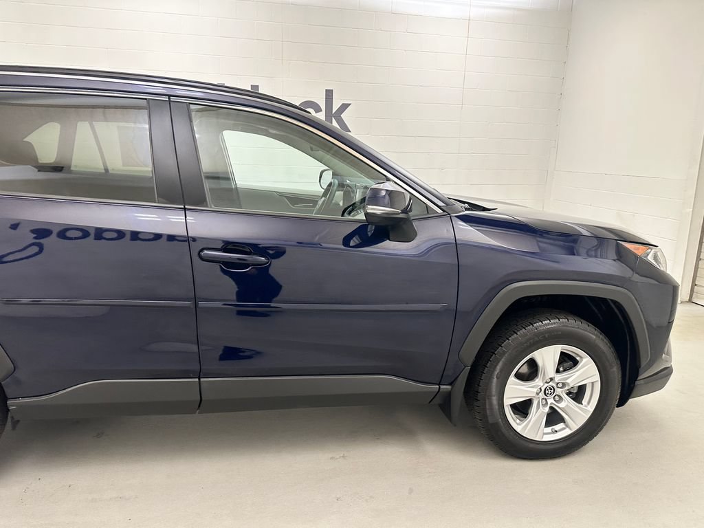 Used 2019 Toyota RAV4 XLE AWD/4WD image 10