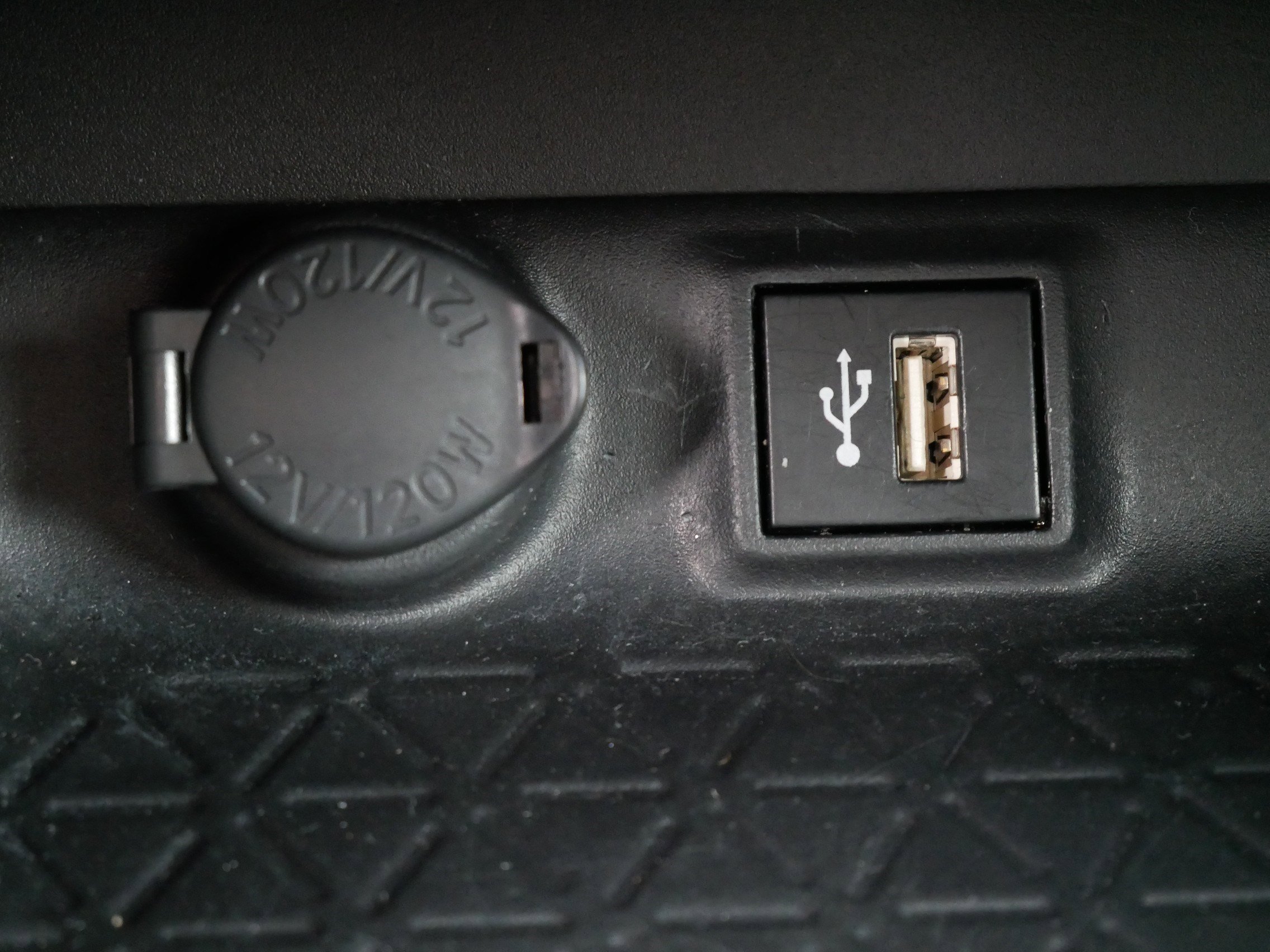 Certified 2024 Toyota RAV4 LE AWD/4WD image 30