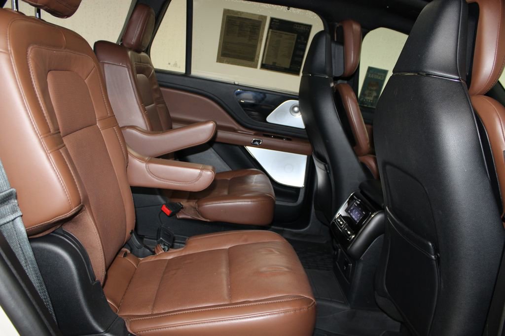 Used 2021 Lincoln Aviator Reserve w/ Equipment Group 201A AWD/4WD image 34