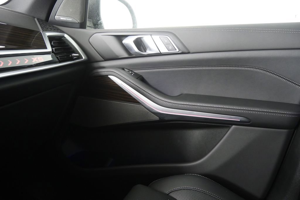 Certified 2025 BMW X5 xDrive40i w/ Premium Package image 30
