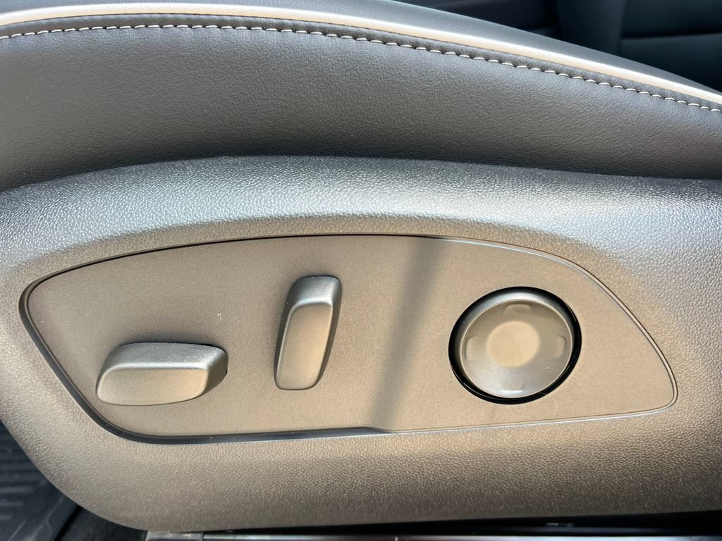 New 2027 Buick Enclave Preferred w/ LPO, Floor Liner Package AWD/4WD image 10