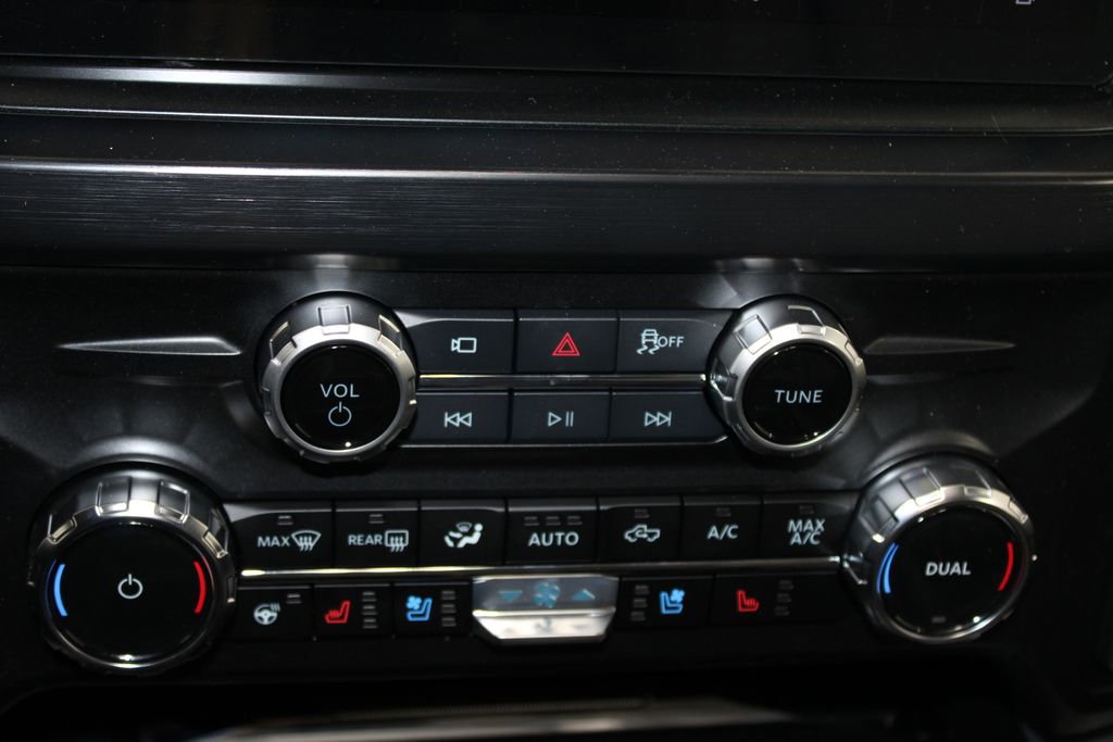 New 2026 Ford F250 Lariat w/ Black Appearance Package image 49