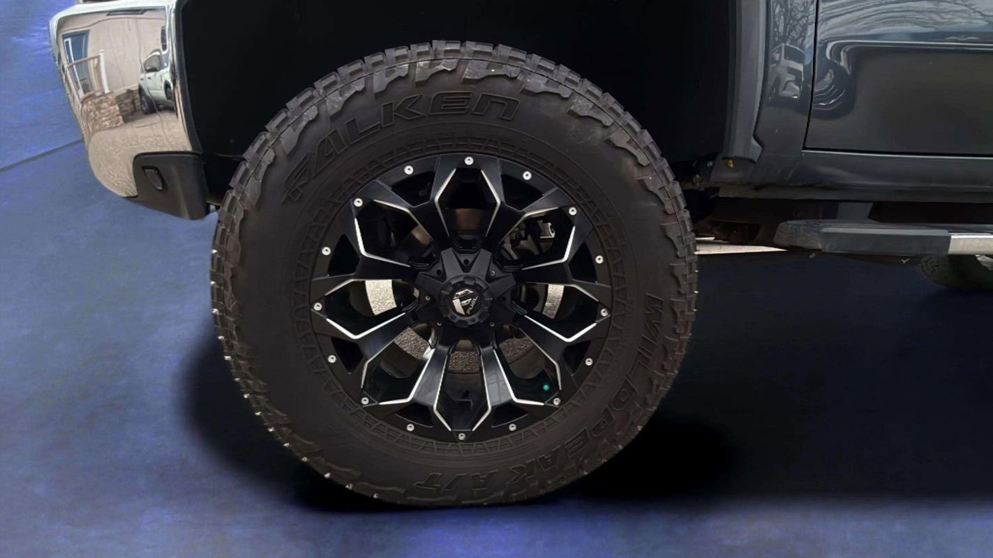 Used 2020 Chevrolet Silverado 2500 LTZ w/ LTZ Premium Package image 25