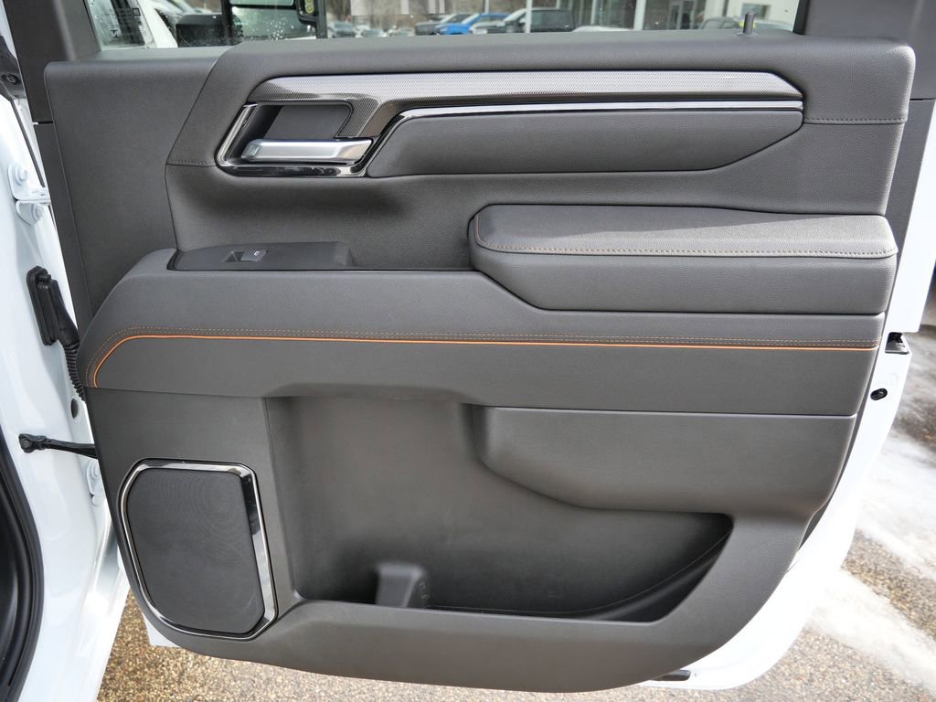Used 2025 GMC Sierra 2500 AT4 image 18