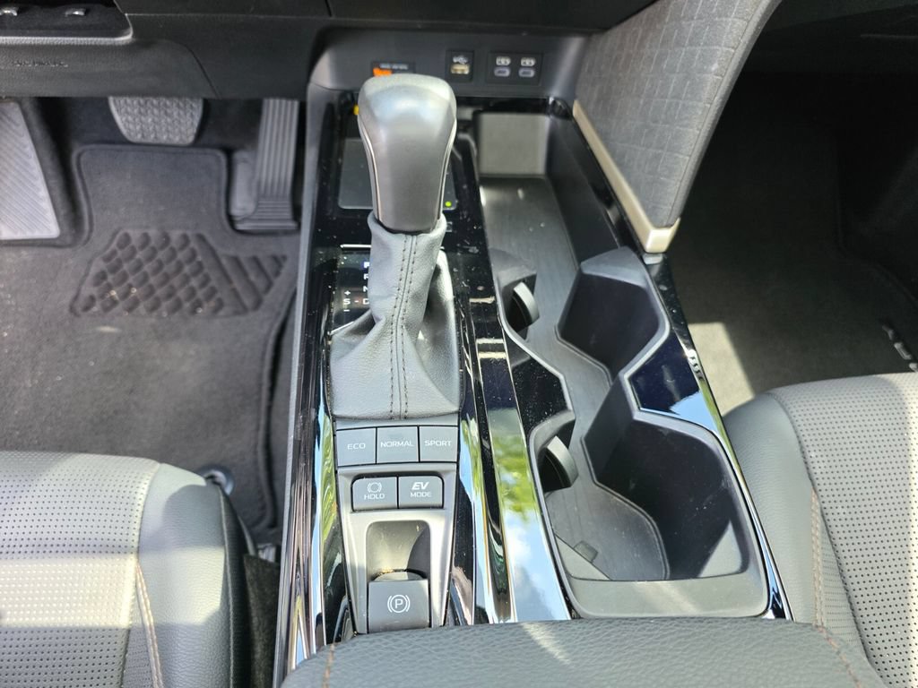 Certified 2025 Toyota Camry XLE FWD image 27