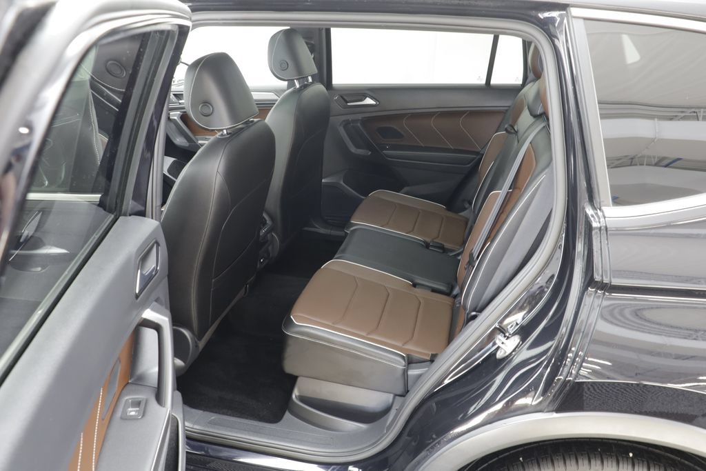 Certified 2022 Volkswagen Tiguan SEL R-Line AWD/4WD image 16