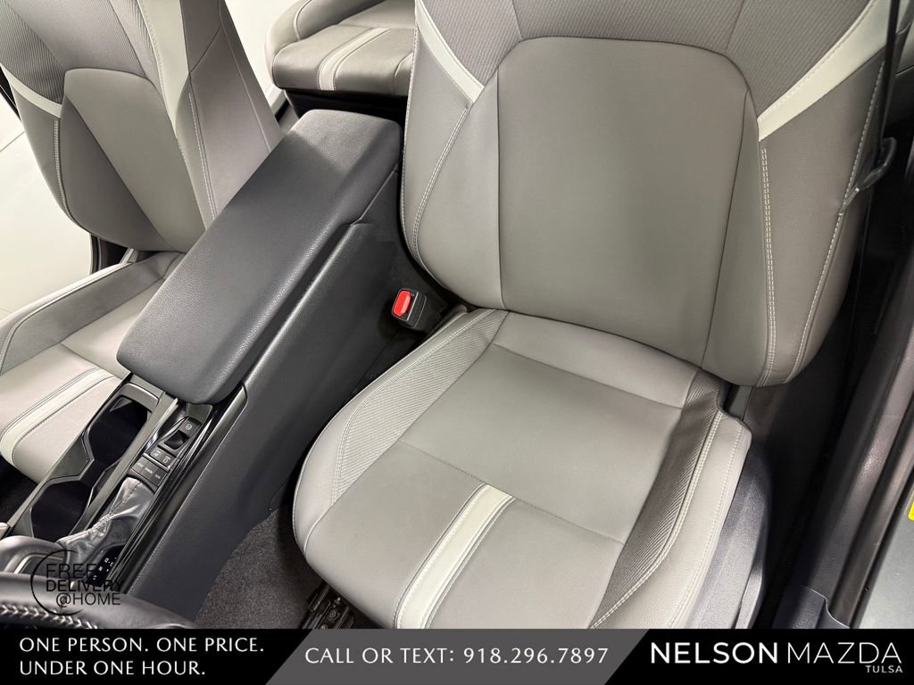 Used 2025 Toyota Camry SE w/ Convenience Package FWD image 22