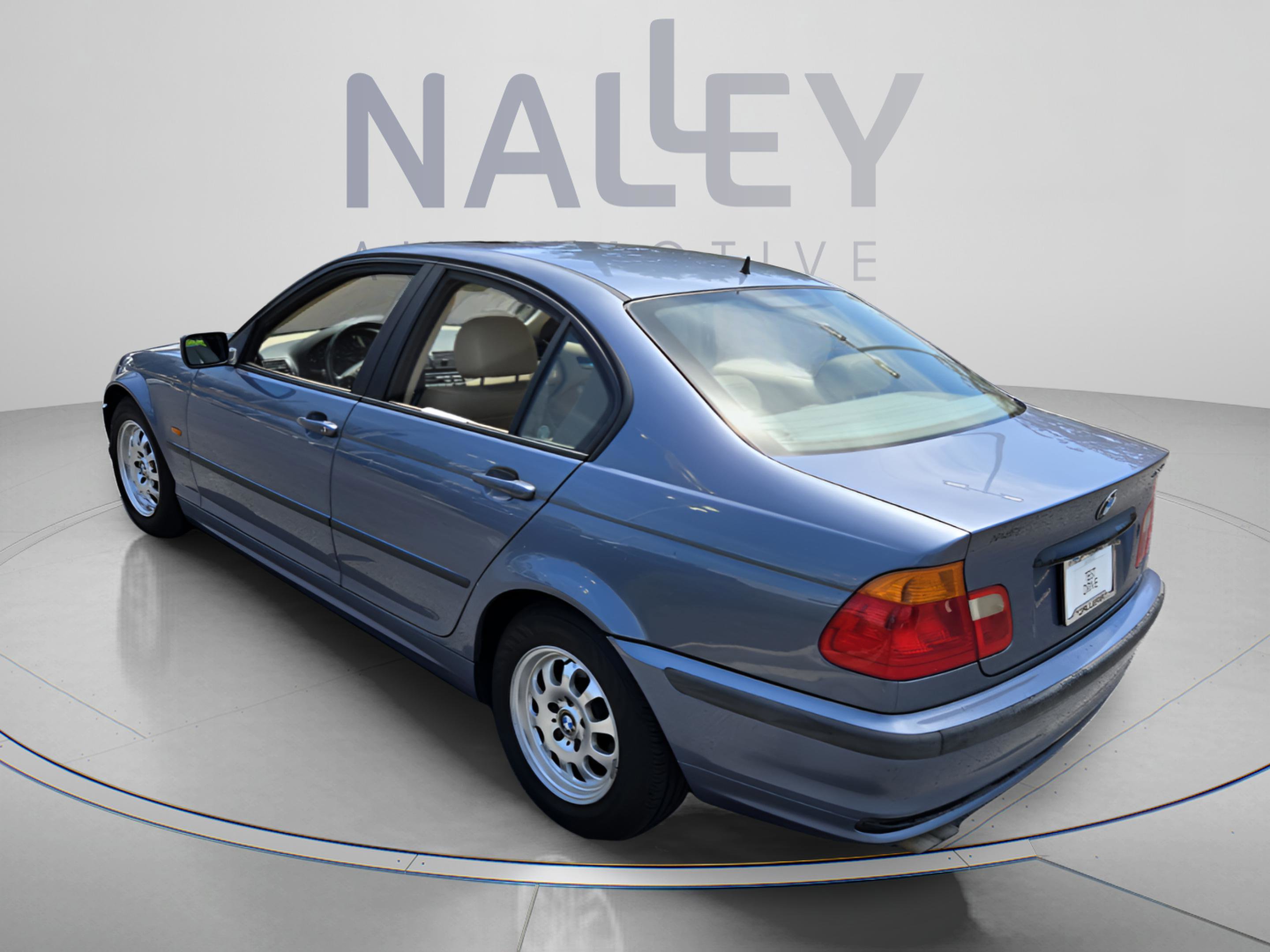 Used 2000 BMW 323i Sedan RWD image 3