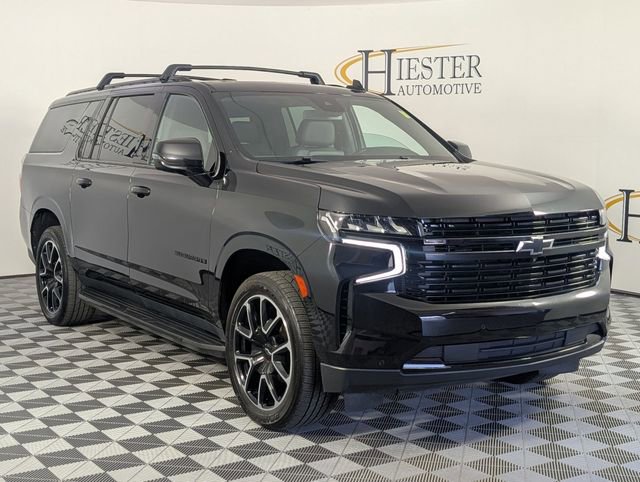 Used 2023 Chevrolet Suburban RST w/ Sport Performance Package AWD/4WD image 2