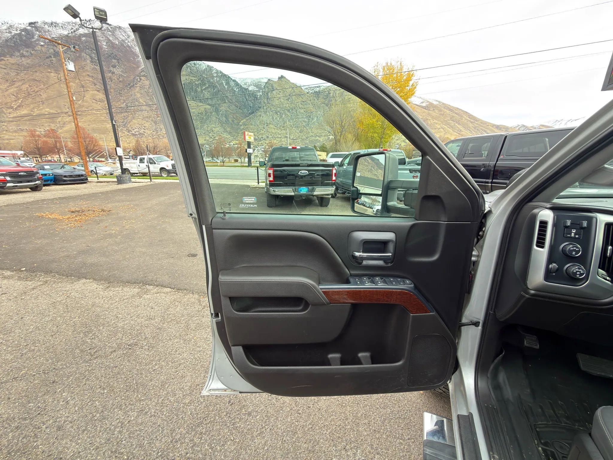 Used 2017 GMC Sierra 2500 SLE image 35