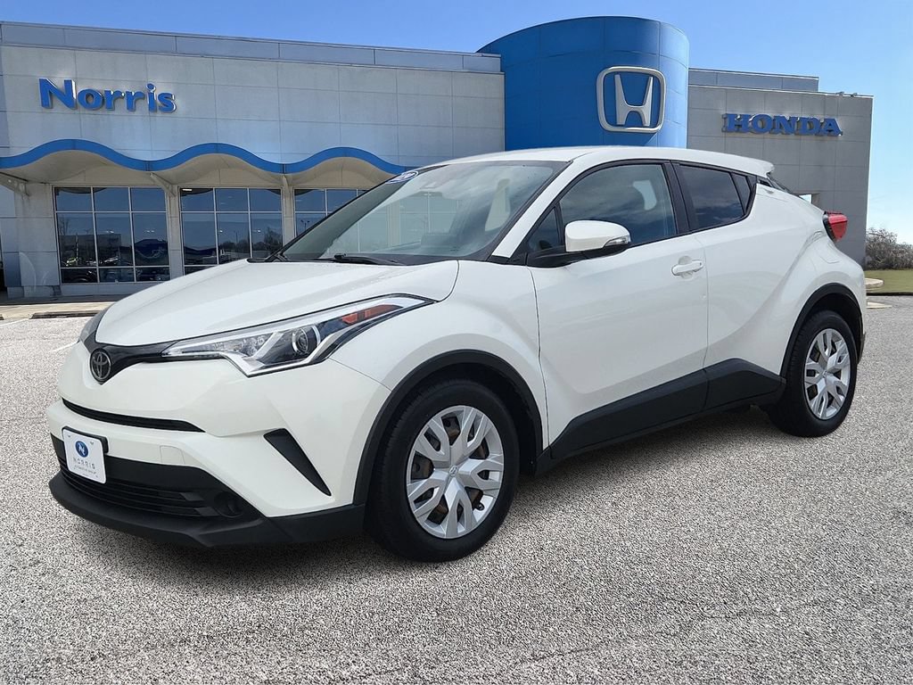 Used 2019 Toyota C-HR LE FWD image 2
