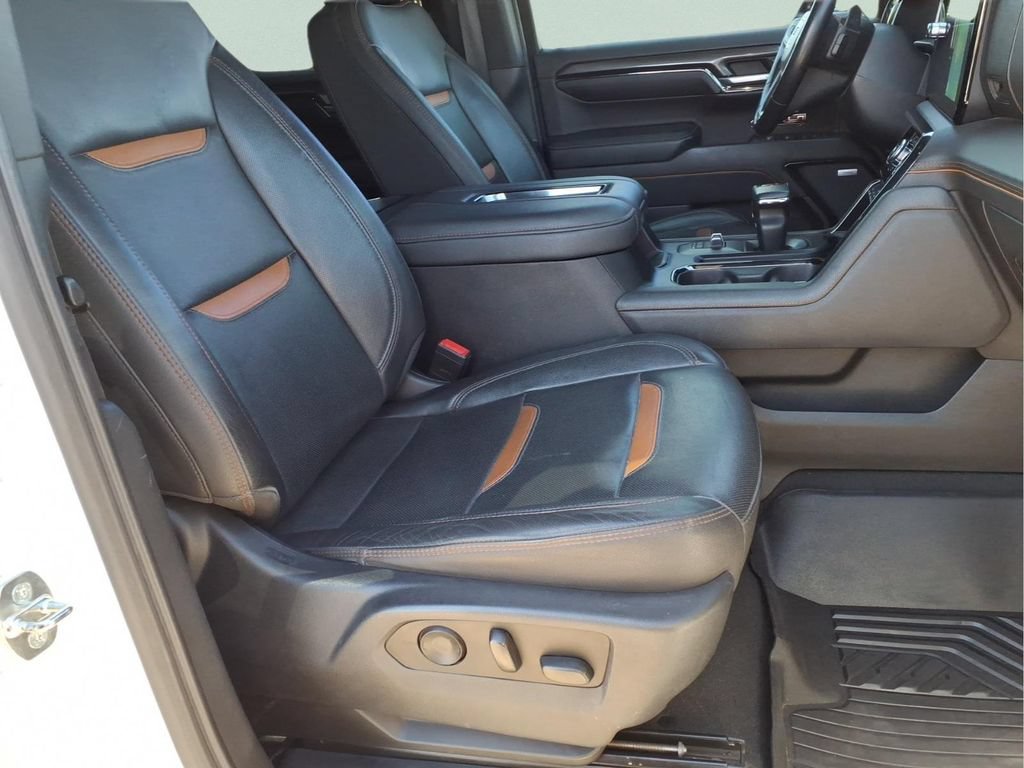Used 2022 GMC Sierra 1500 AT4 w/ AT4 Preferred Package AWD/4WD image 17