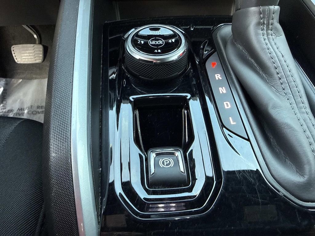 Used 2023 Chevrolet Colorado Trail Boss AWD/4WD image 33