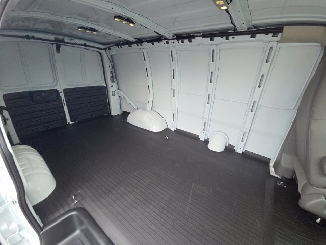 New 2026 GMC Savana 3500 w/ Driver Convenience Package RWD image 16