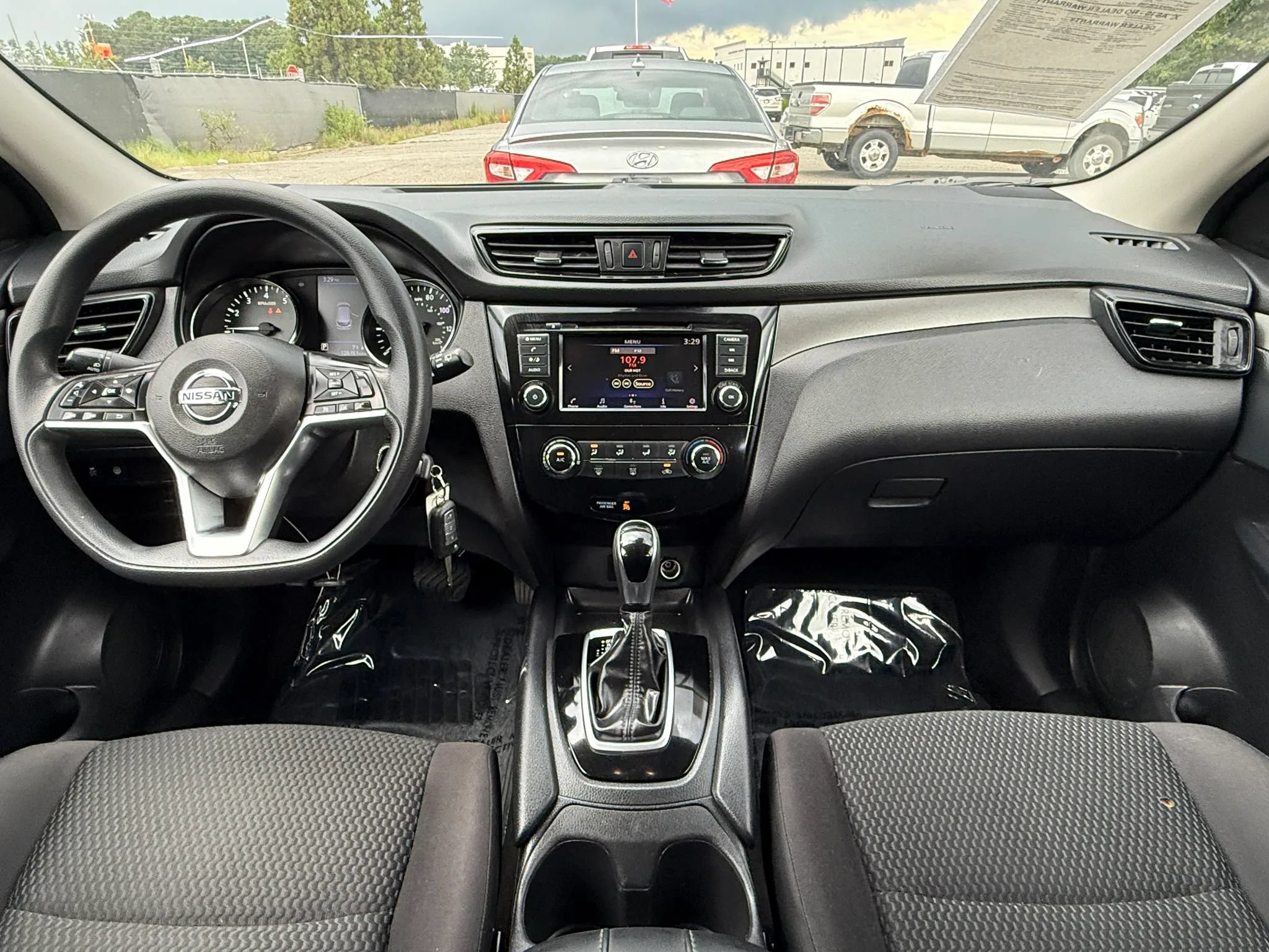 Used 2020 Nissan Rogue Sport S FWD image 3