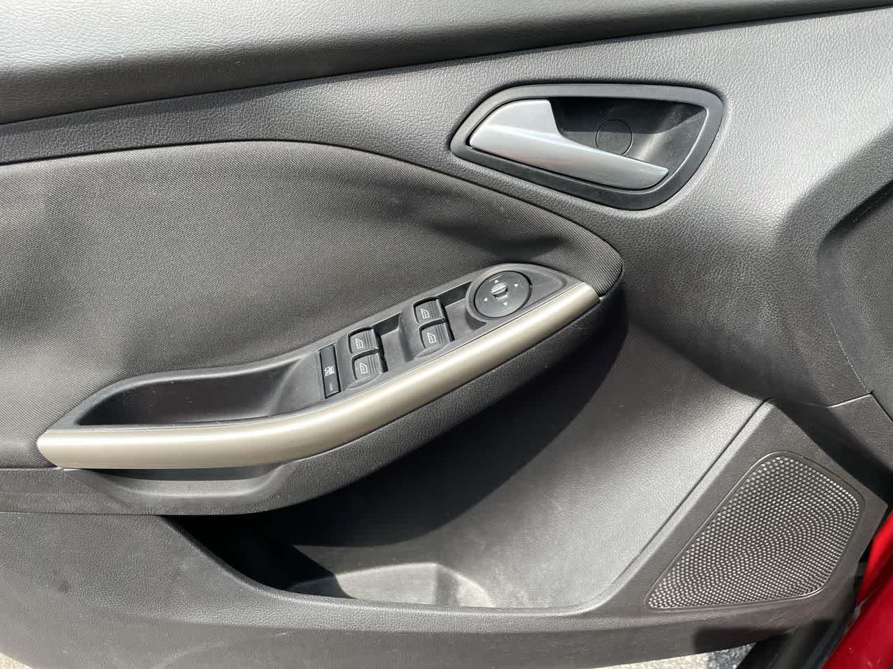 Used 2012 Ford Focus SEL FWD image 28