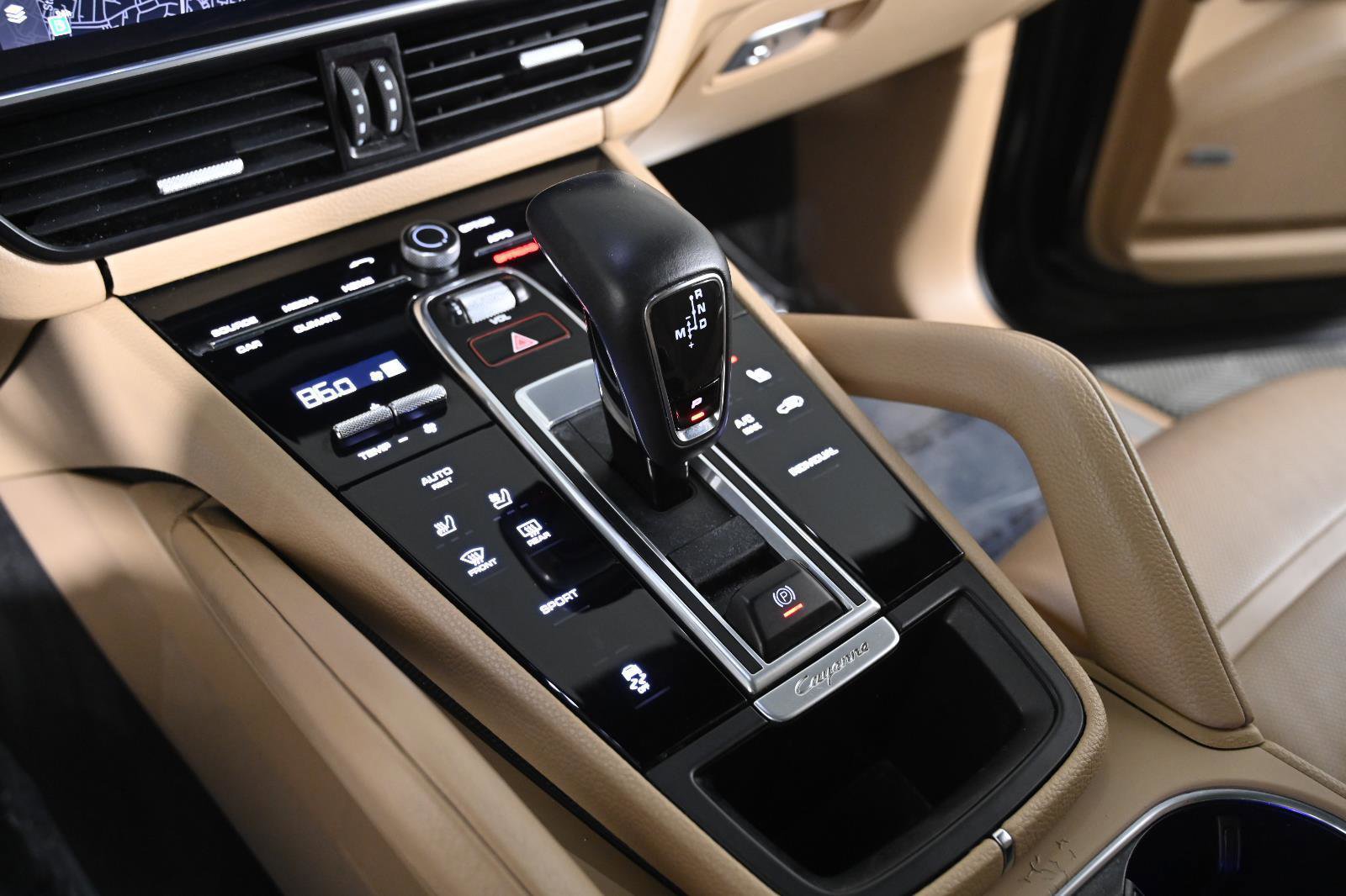 Used 2023 Porsche Cayenne image 18