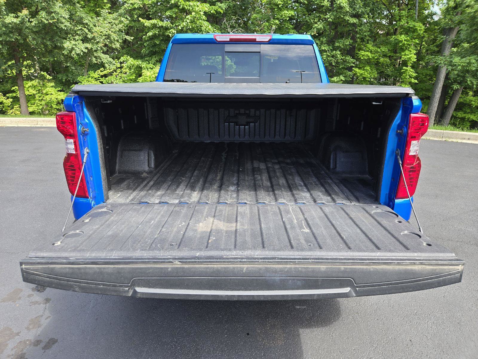 Used 2025 Chevrolet Silverado 1500 LT AWD/4WD image 9