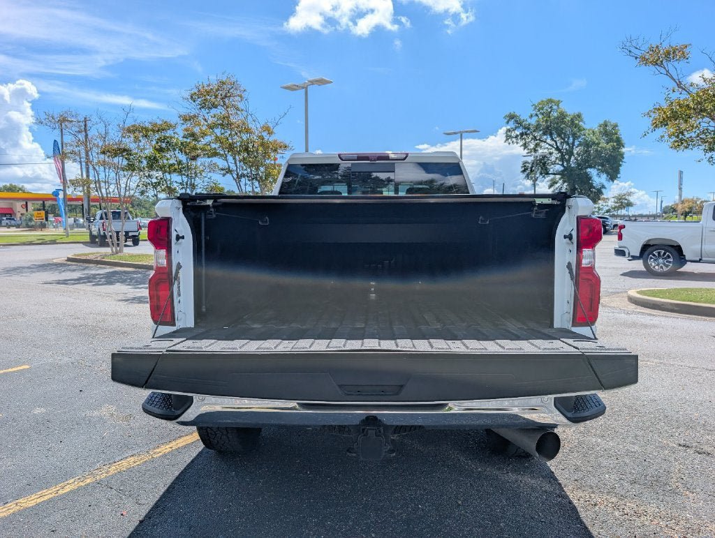 Used 2022 Chevrolet Silverado 2500 LTZ w/ LTZ Plus Package AWD/4WD image 5