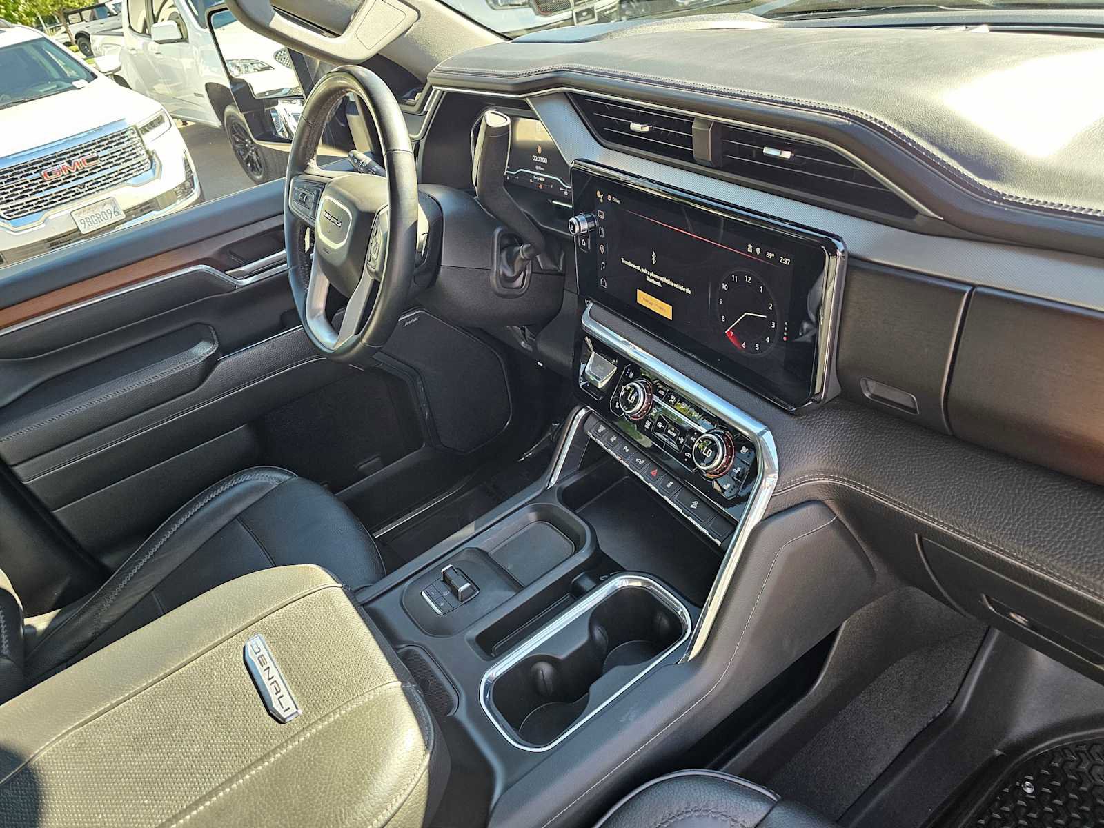 Used 2024 GMC Sierra 2500 Denali w/ Denali Reserve Package image 11