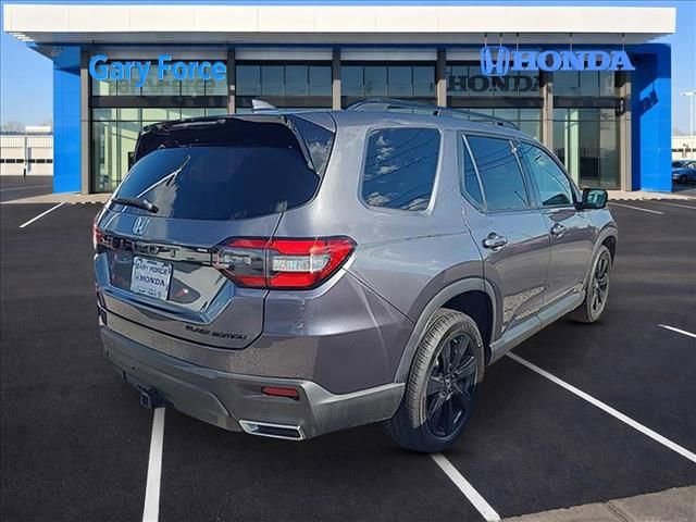 Used 2025 Honda Pilot Black Edition image 2