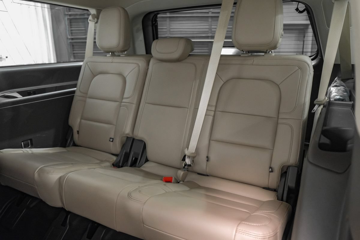 Used 2022 Lincoln Navigator L Reserve AWD/4WD image 40