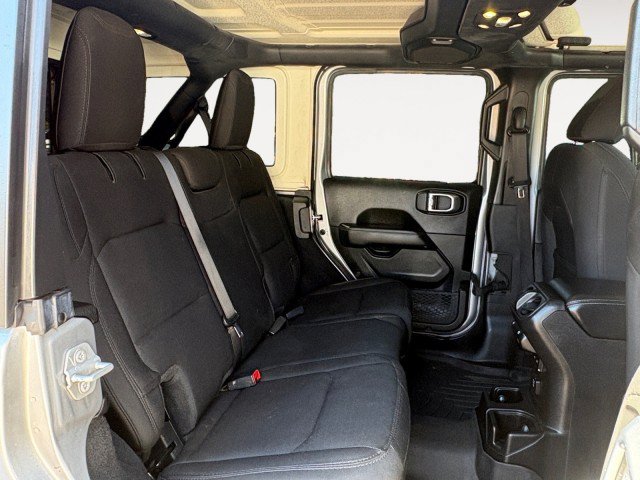 Used 2020 Jeep Wrangler Unlimited Sahara AWD/4WD image 8