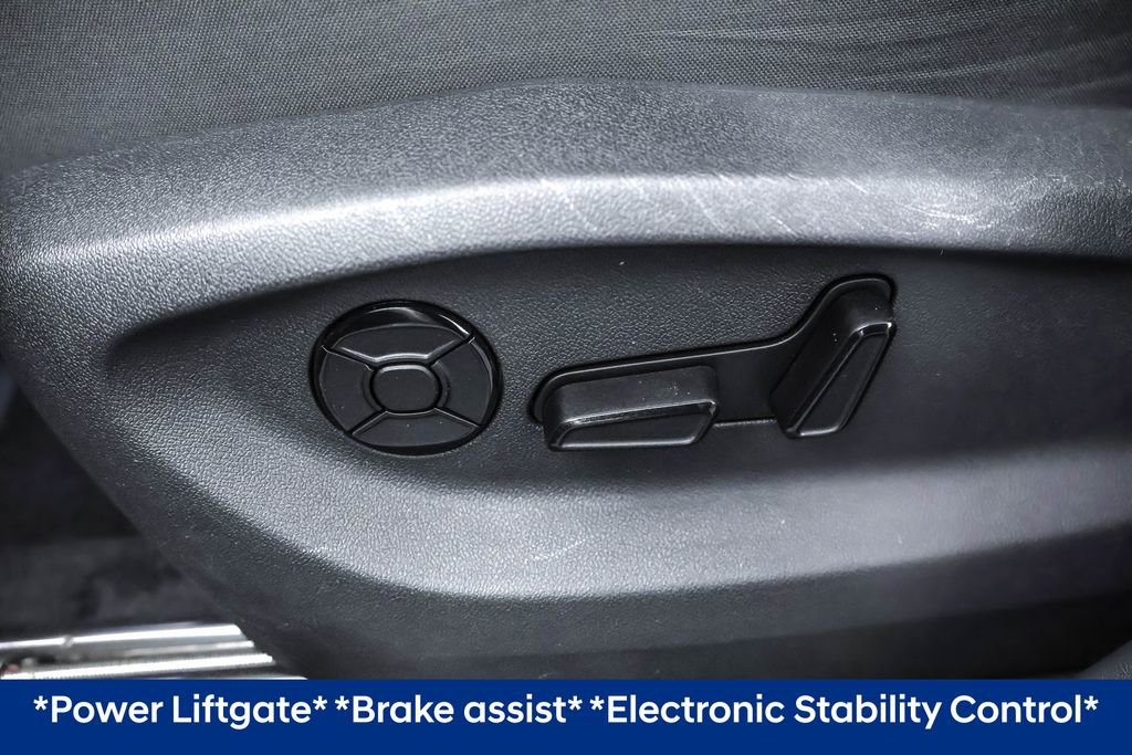 Used 2025 Volkswagen Tiguan SE image 7