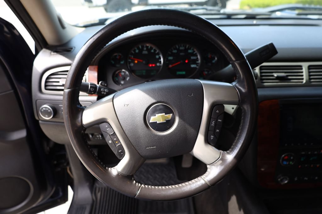 Used 2011 Chevrolet Silverado 1500 LTZ AWD/4WD image 13