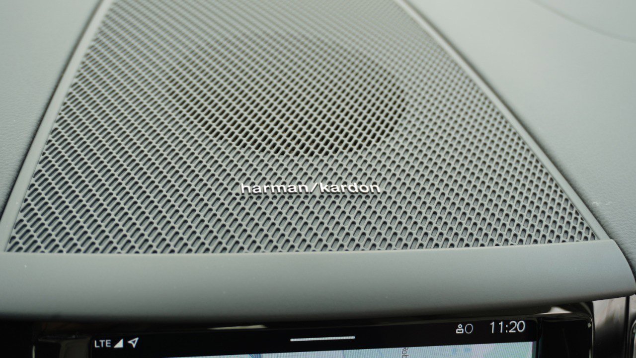 Used 2025 Volvo XC60 B5 Ultra w/ Protection Package Premier image 17