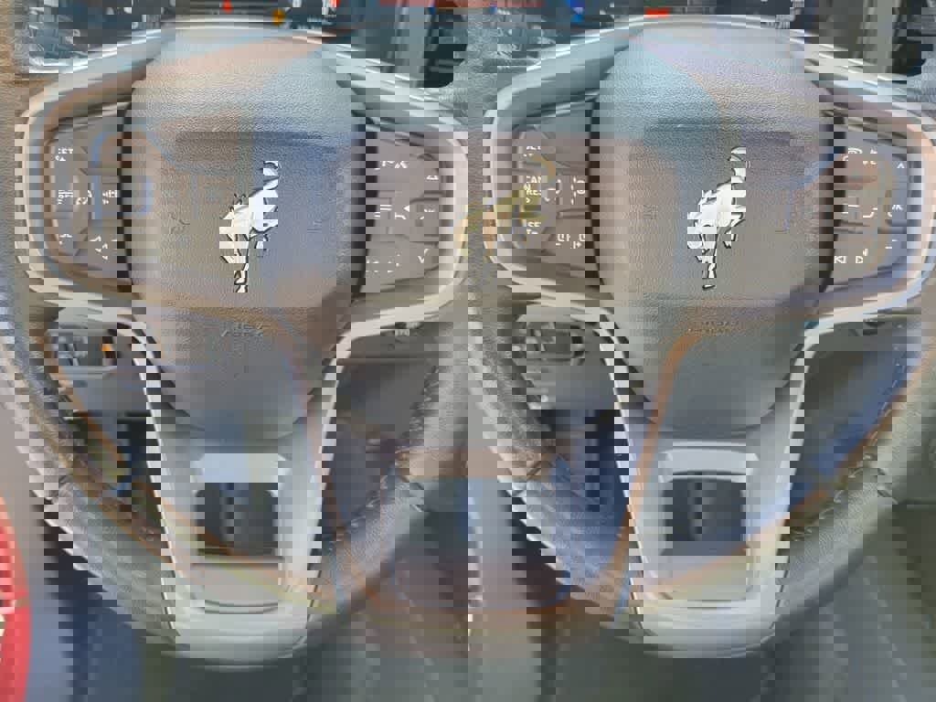 Used 2025 Ford Bronco Badlands image 17