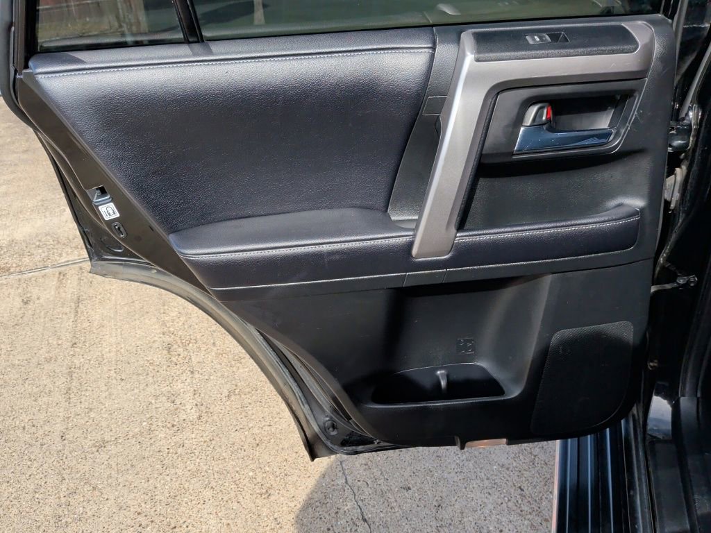 Used 2018 Toyota 4Runner SR5 Premium image 34