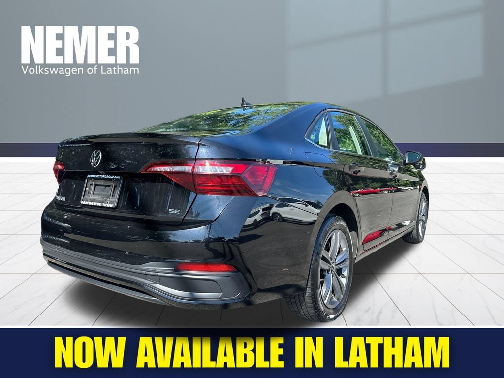 Used 2024 Volkswagen Jetta SE FWD image 4
