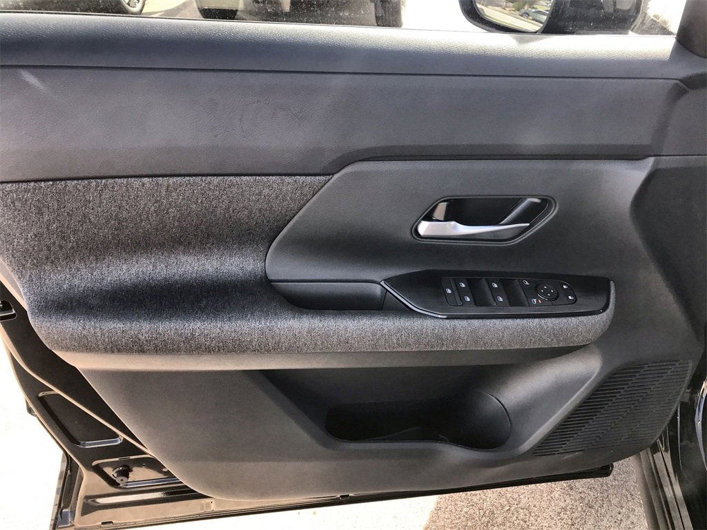 New 2026 Nissan Kicks SV image 13